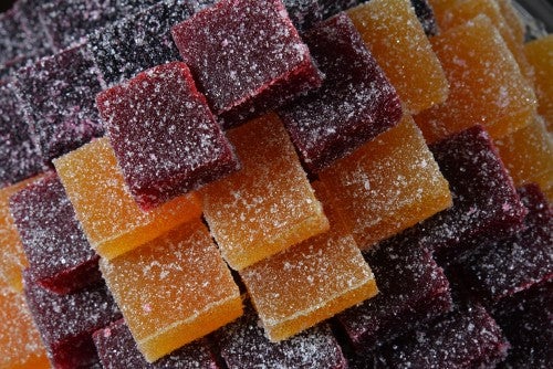 WHAT ARE LIVE RESIN GUMMIES?